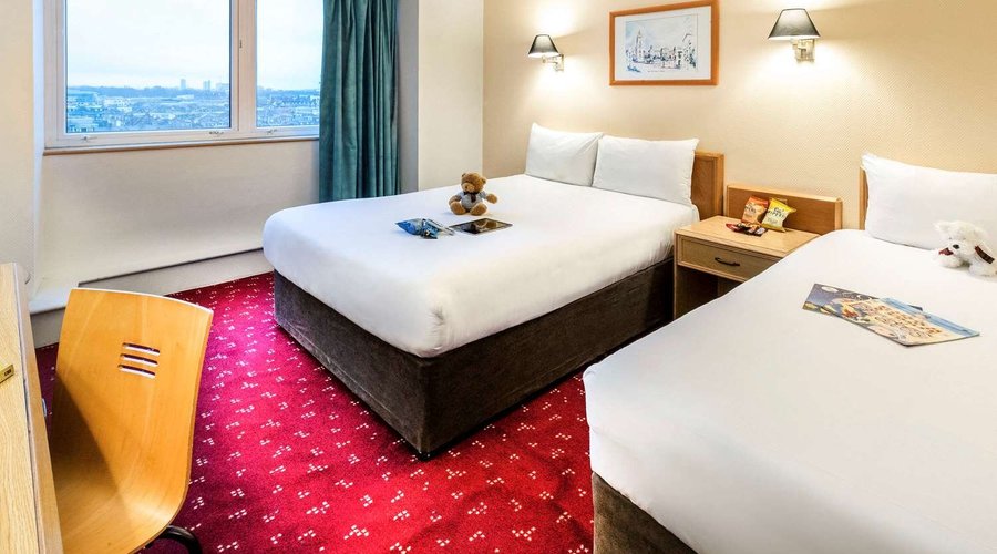Guest room