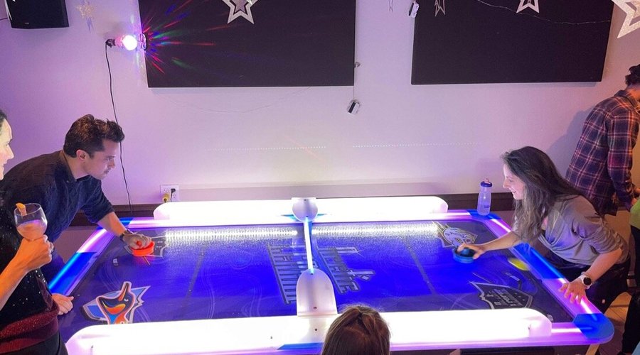 Une salle d'arcades pour s'amuser entre amis!