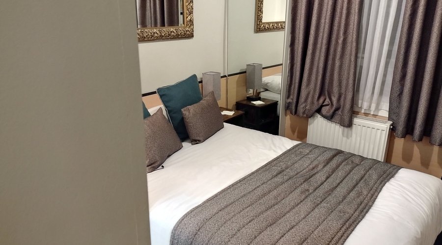 Double bedroom 
