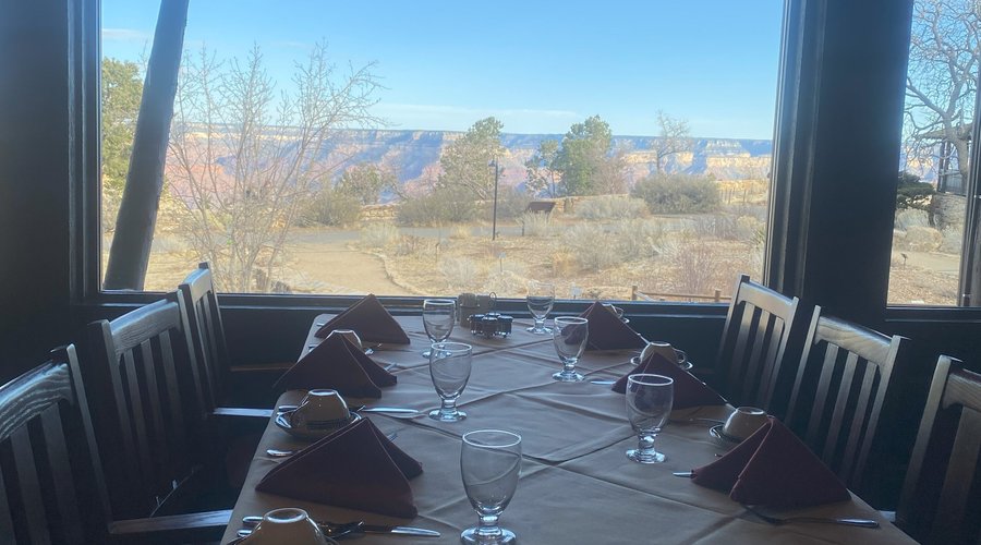 El Tovar dining room: table with a view!