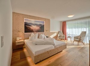 Room & Suite