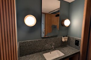 Room & Suite