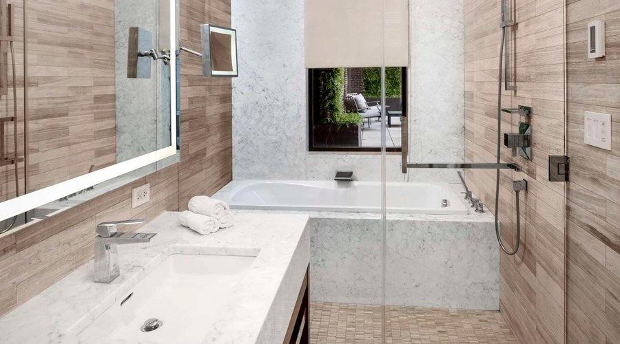 Guest room bath