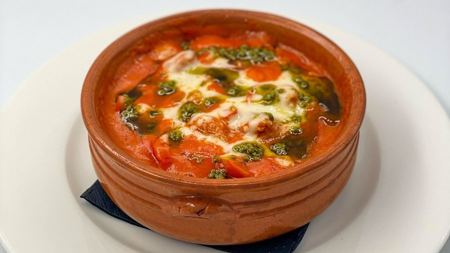 GNOCCHETTI BICOLORE - Gnocchetti al forno con pomodorini, fiordilatte, zeste di limone e pesto di basilico piccante