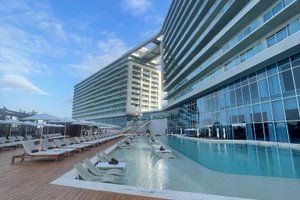 Pool und Strand