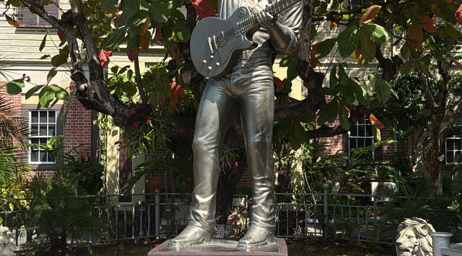 Bob Marley Statue
