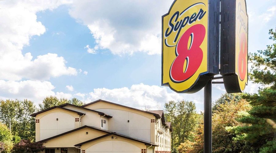 Welcome to the Super 8 East Stroudsburg