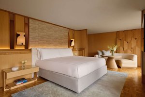 Room & Suite