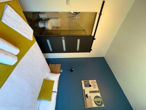 Room & Suite