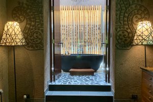 Room & Suite