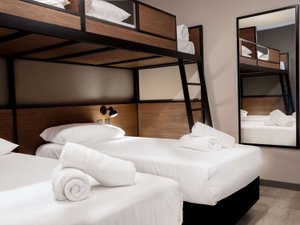 Room & Suite