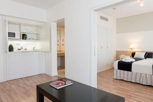 Room & Suite