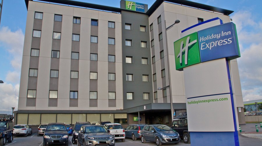 Hotel car park and main entrance