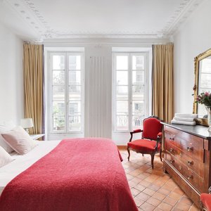 Bonne Nuit Paris offers cosy and elegant suite in Paris, Le Marais 