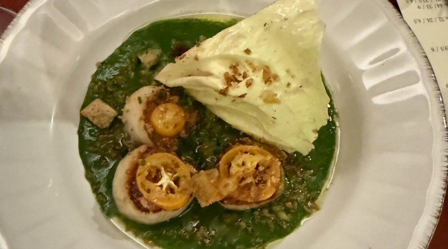 Grilled scallops with watercress and kumquats