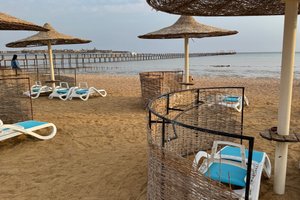 حمام السباحة والشاطئ