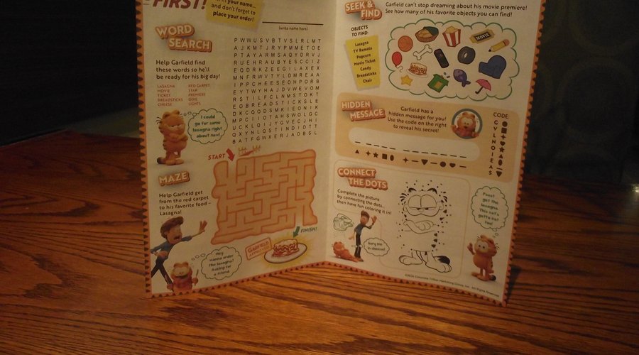 NH - NEWINGTON - OLIVE GARDEN - GARFIELD: THE MOVIE ACTIVITY BOOK - #2 - INSIDE