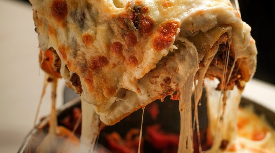 The ultimate comfort dish, straight from #Gustav’s oven.  Our signature #lasagna is layered with slow-cooked Bolognese sauce, earthy mushrooms, tender carrots, silky béchamel, and melty mozzarella.  📞 Reserve your table: 041 999 901   📍 38 Isahakyan Street, Cascade, #Yerevan  #GustavYerevan