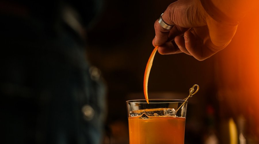 Friday calls for a old fashioned.  A smooth and sophisticated drink to start the weekend!  📞 Reserve your table: 041 999 901   📍 38 Isahakyan Street, Cascade, #Yerevan