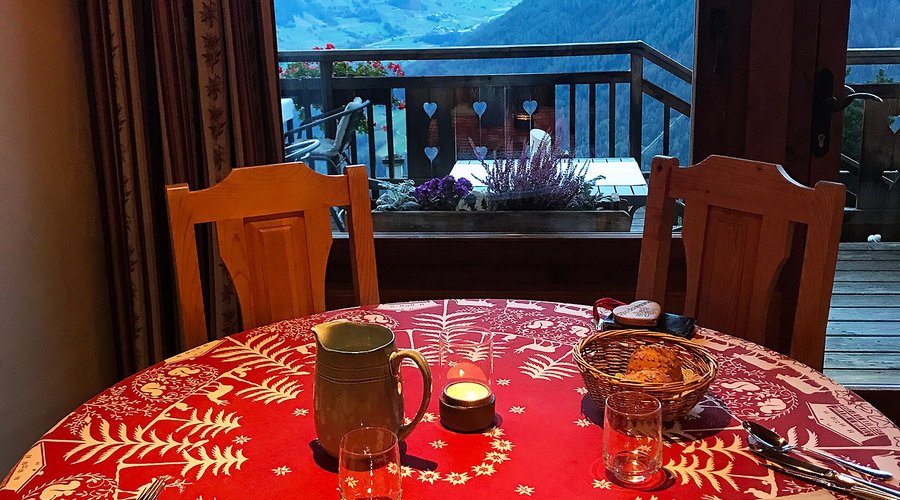 The lovely little restaurant offering fantastic views.