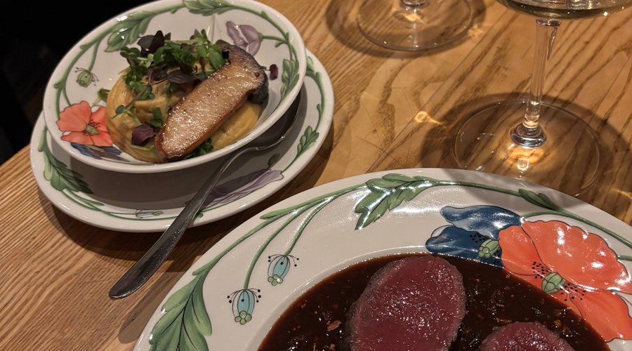 Beautiful tender venison. Rich sauce. Very nice mashed potatoes as a side.