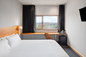 Room & Suite