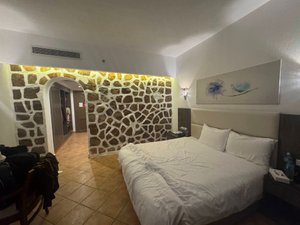 Room & Suite