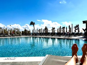 Pool & Beach