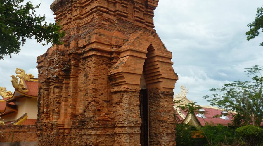 Po Sah Inu  Towers , Phan Thiet , dicembre 2024 