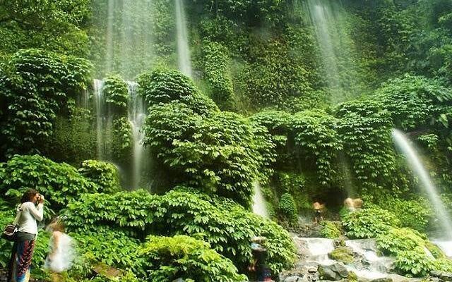 Wisata Benang Kelambu Waterfall