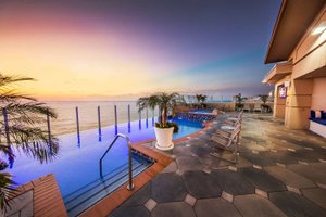 Pool & Beach