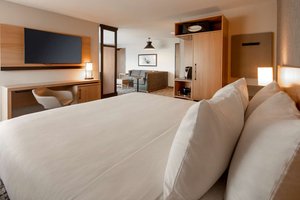 Room & Suite