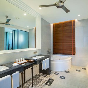 Pool Villa bathroom