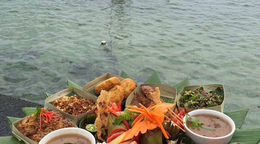 a vegetarian megibung menu