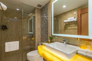 Room & Suite