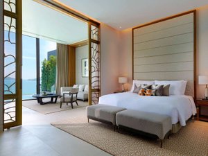 Room & Suite