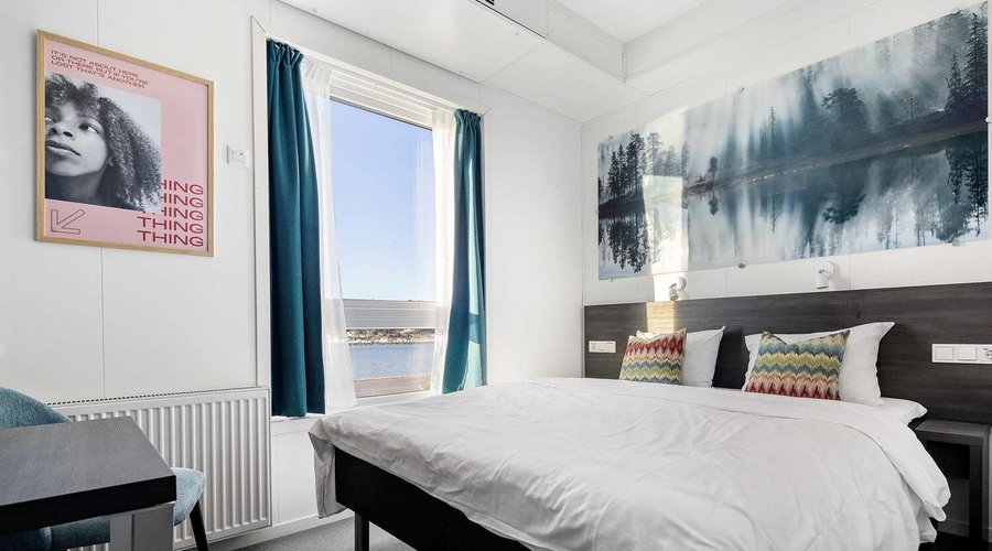 Guest room
