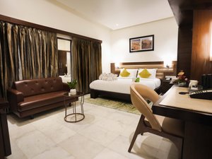 Room & Suite