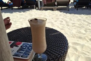 Pool & Beach