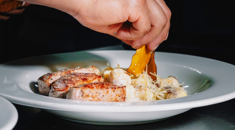 La Alpaca tambien es Gourmet. Full House Peruvian Cuisine