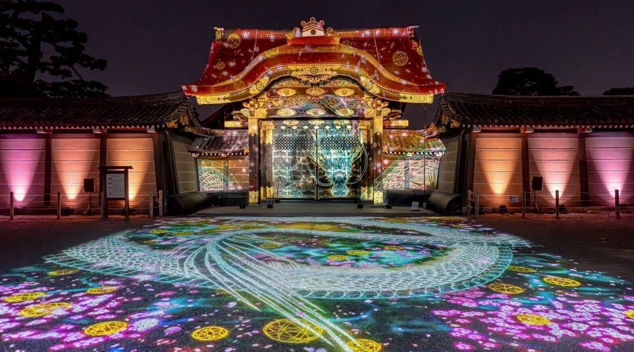 Important Cultural Property: Karamon Gate Projection Mapping "Spring’s Awakening"