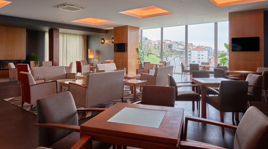 Lounge Bar