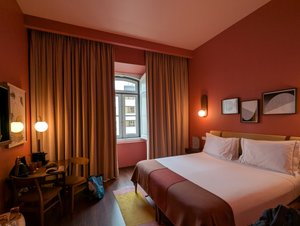 Room & Suite