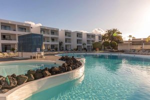 Piscina e praia