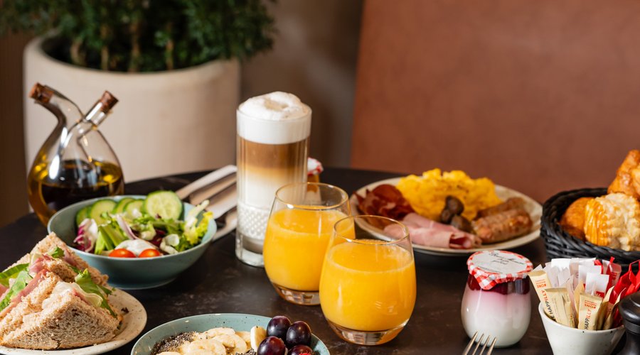 Petit déjeuner buffet continental 