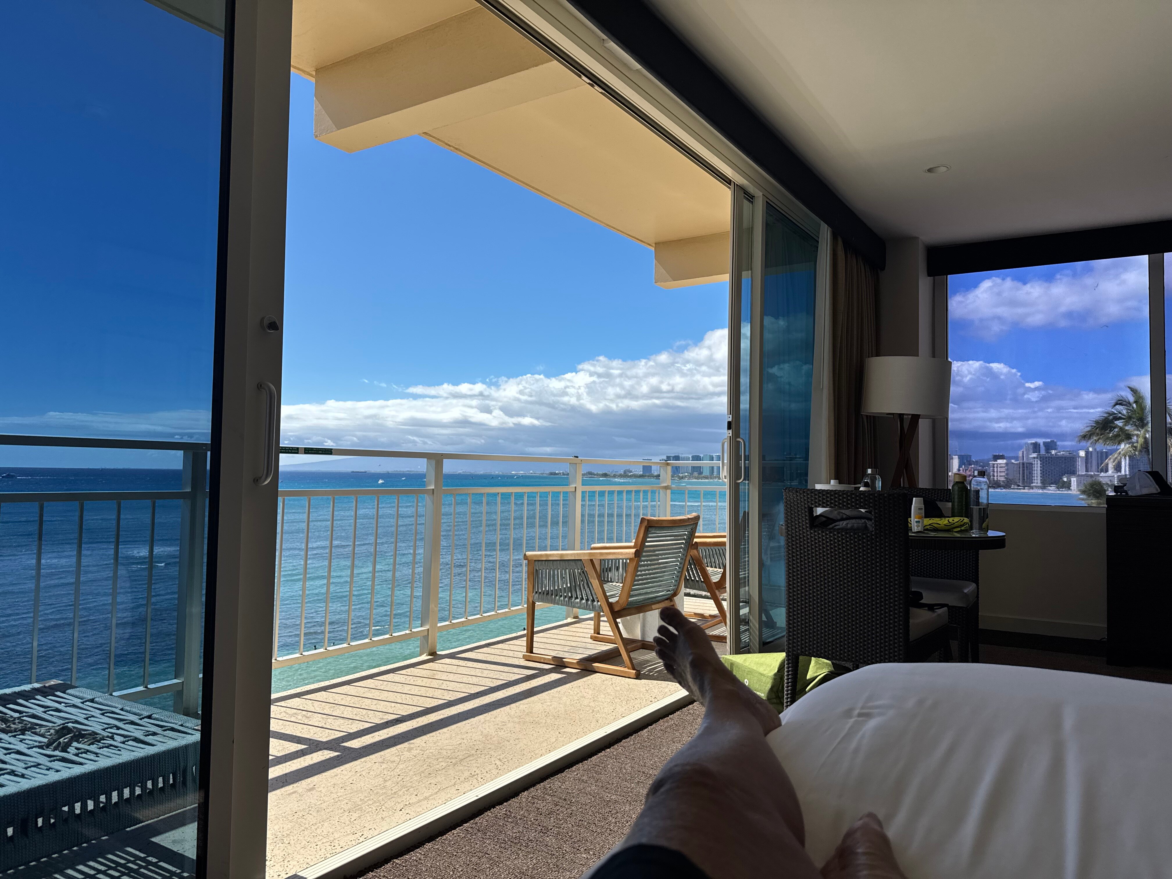 カイマナ ビーチ ホテル (Kaimana Beach Hotel) -ホノルル