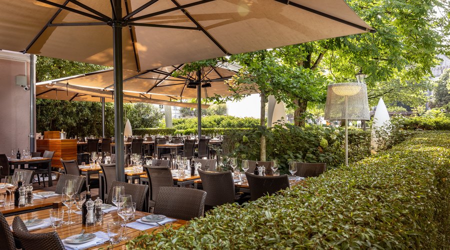 Unsere Allee-Terrasse