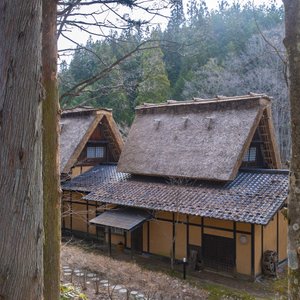 Kariyasu & Kuraiyama : Gassho-zukuri villa, like World Heritage "Shirakawa-go"