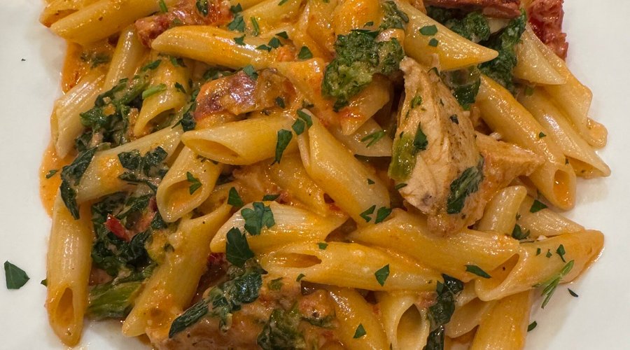Buffalo Chicken Pasta Bake (Pasta al Forno con Pollo Buffalo)