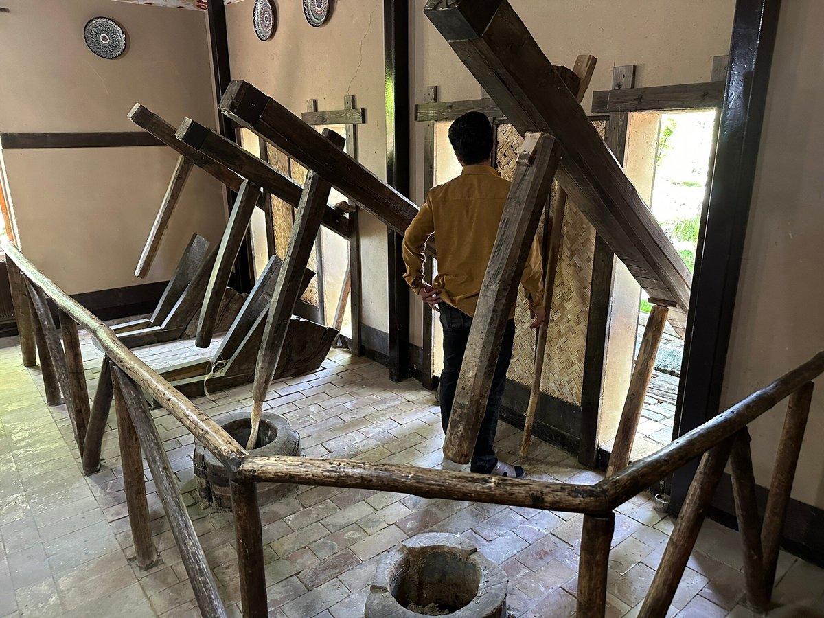 زيارة مصنع الورق في سمرقند